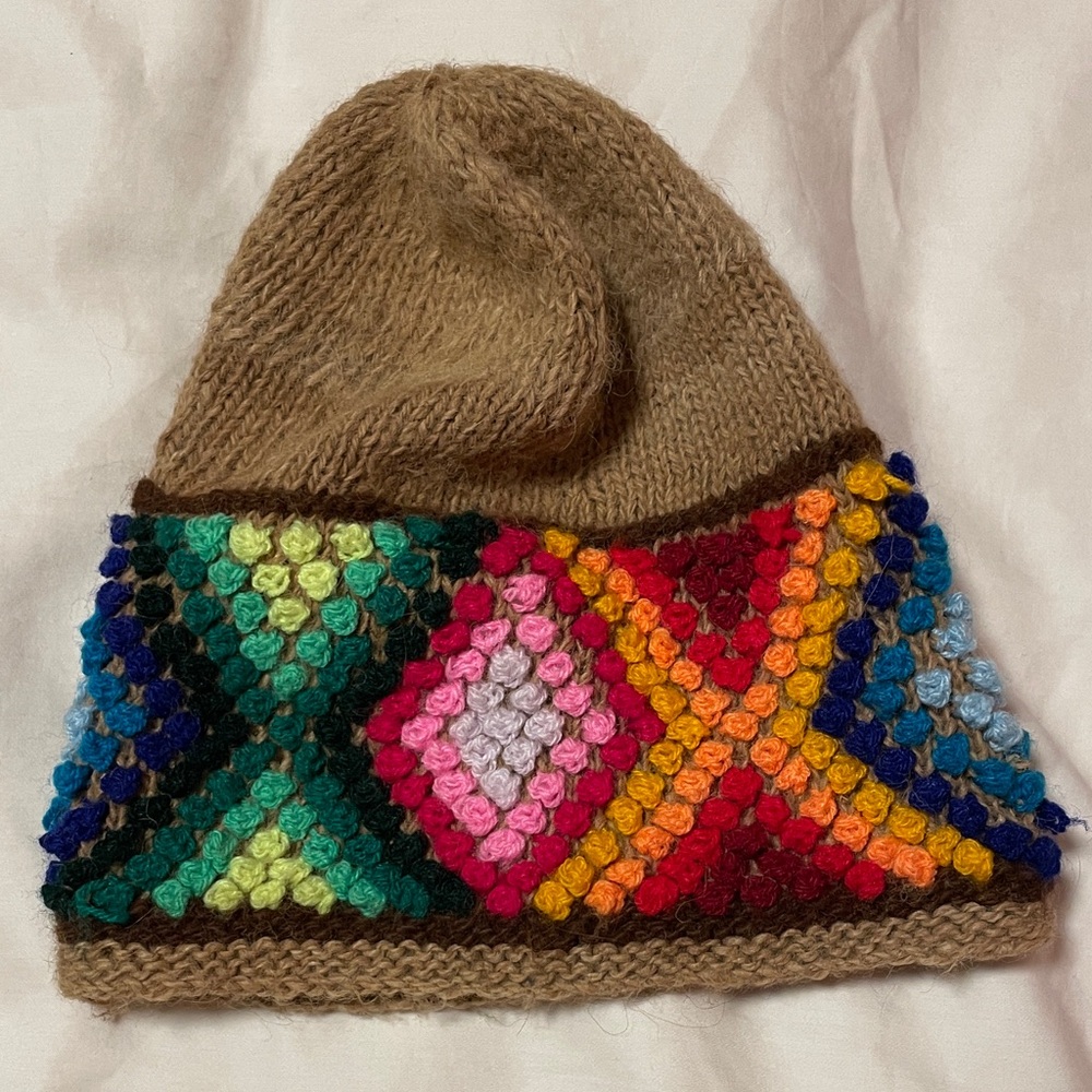 Colorful Peruvian Wool Beanie with Geometric Pattern - Picture 3 of 4